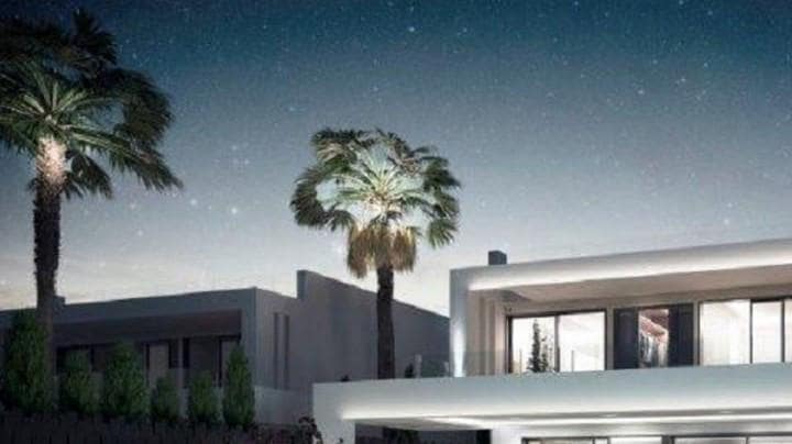 6 soverom Villa til salgs i Golden Mile med svømmebasseng garasje - € 2 400 000 (Ref: 9447599)