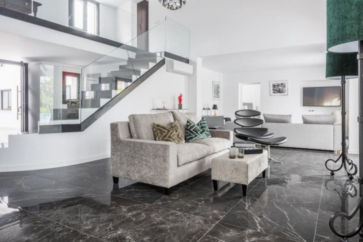 6 bedroom Villa for sale in Marbella with pool garage - € 3,495,000 (Ref: 9447609)