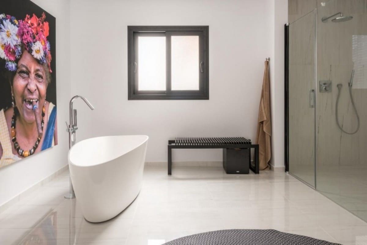 6 bedroom Villa for sale in Marbella with pool garage - € 3,495,000 (Ref: 9447609)