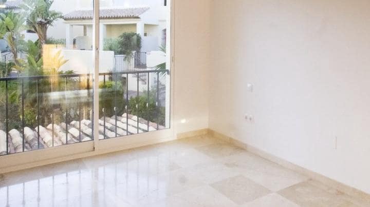 4 Zimmer Haus zu verkaufen in Marbella mit Pool Garage - 395.000 € (Ref: 9447612)