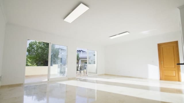 4 Zimmer Haus zu verkaufen in Marbella mit Pool Garage - 395.000 € (Ref: 9447612)