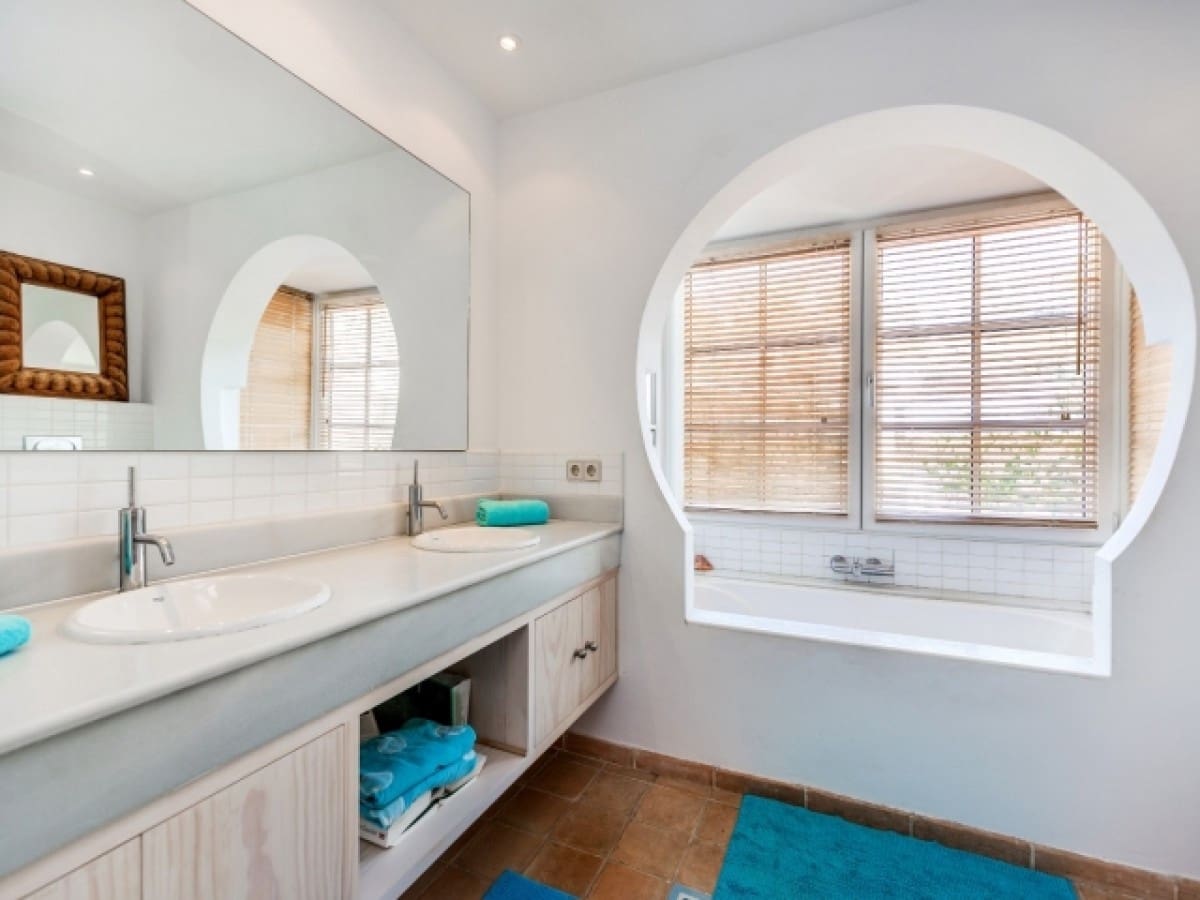 5 quarto Moradia para venda em Marbella com piscina - 1 595 000 € (Ref: 9447613)