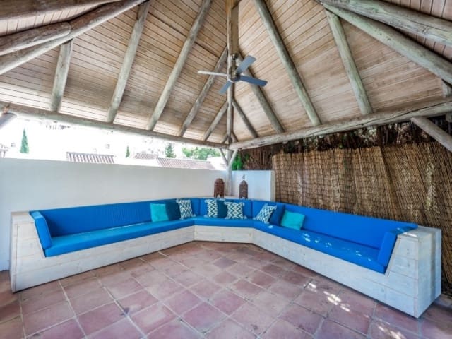 5 quarto Moradia para venda em Marbella com piscina - 1 595 000 € (Ref: 9447613)