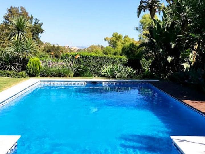3 bedroom Villa for sale in Marbella with pool garage - € 1,950,000 (Ref: 9447618)