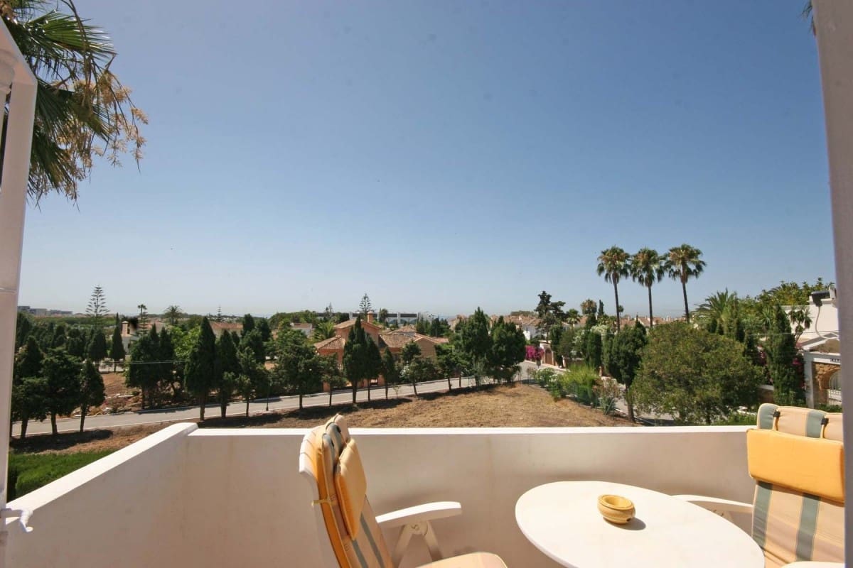 5 sypialnia Willa na sprzedaż w Marbella z basenem garażem - 749 000 € (Ref: 9447625)