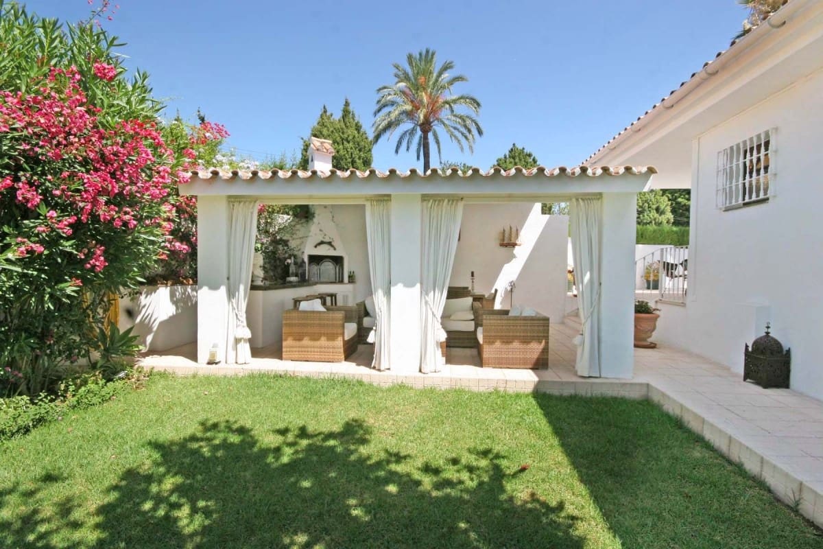 5 sypialnia Willa na sprzedaż w Marbella z basenem garażem - 749 000 € (Ref: 9447625)