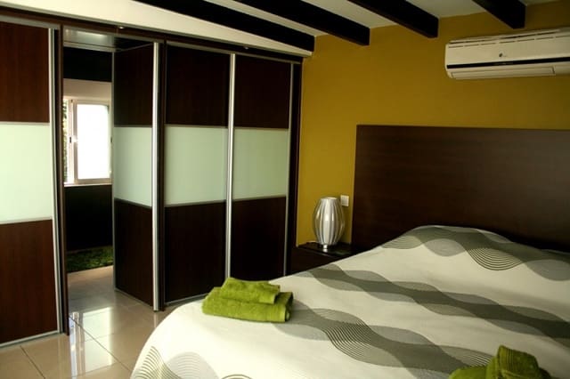 Chalet de 4 habitaciones en Marbella en venta con piscina garaje - 1.295.000 € (Ref: 9447630)