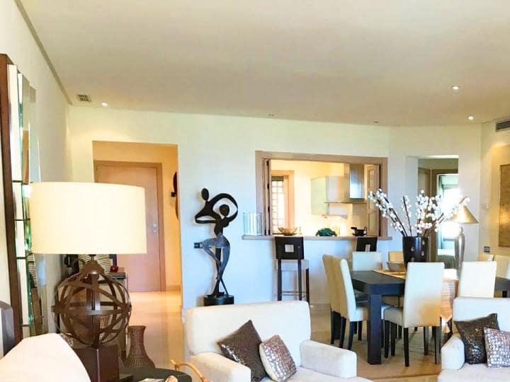 Apartamento de 3 habitaciones en Marbella en venta con piscina - 780.000 € (Ref: 9447631)