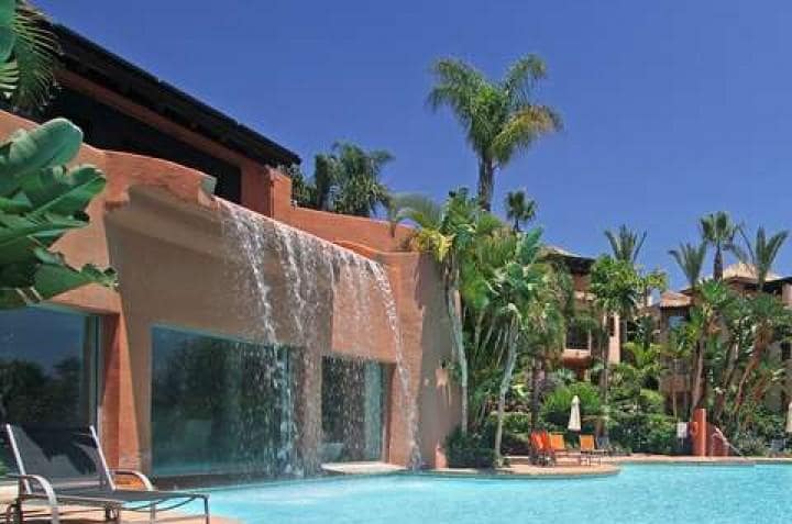 2 slaapkamer Penthouse te koop in Marbella met zwembad garage - € 1.100.000 (Ref: 9447632)