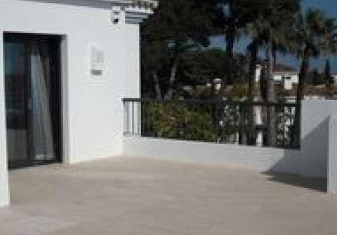 5 sypialnia Willa na sprzedaż w Marbella z basenem garażem - 1 950 000 € (Ref: 9447633)
