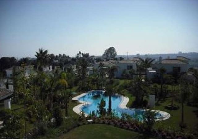 5 sypialnia Willa na sprzedaż w Marbella z basenem garażem - 1 950 000 € (Ref: 9447633)