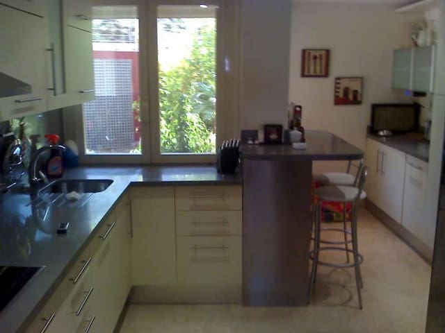 Apartamento de 3 habitaciones en Marbella en venta con piscina - 640.000 € (Ref: 9447640)