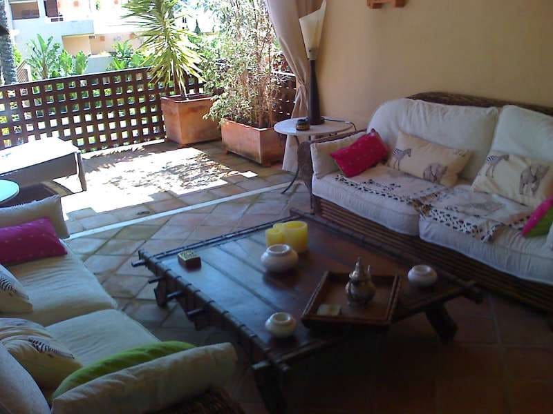 Apartamento de 3 habitaciones en Marbella en venta con piscina - 640.000 € (Ref: 9447640)