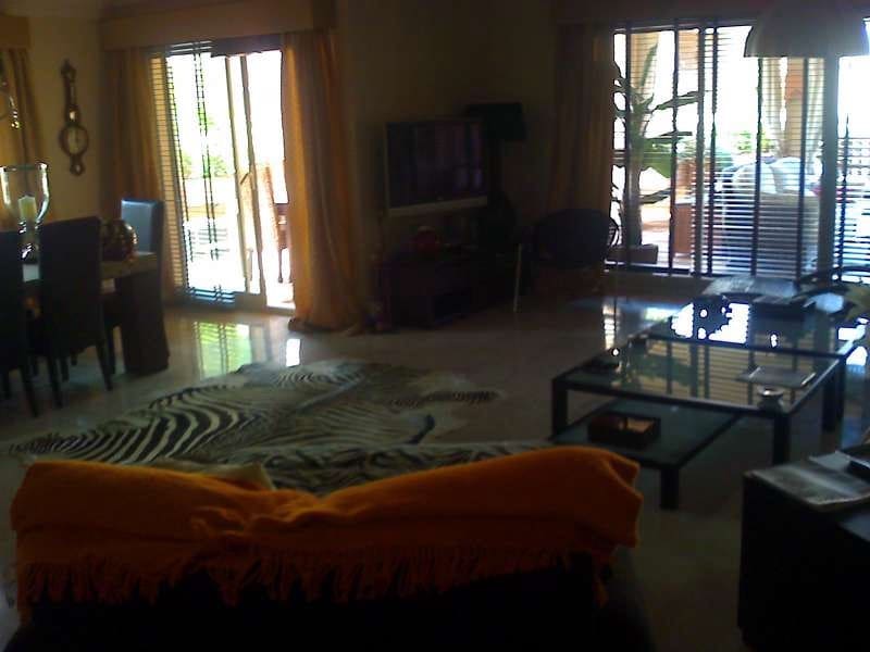 Apartamento de 3 habitaciones en Marbella en venta con piscina - 640.000 € (Ref: 9447640)