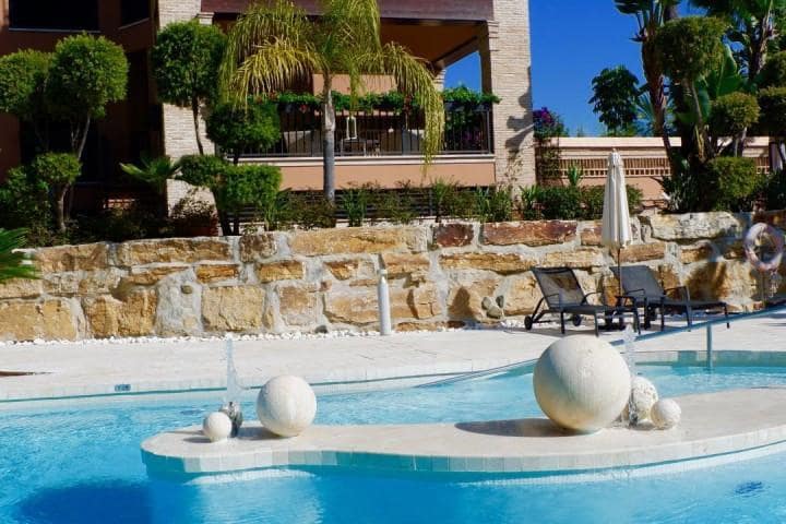 Ático de 3 habitaciones en Marbella en venta con piscina garaje - 1.300.000 € (Ref: 9447641)