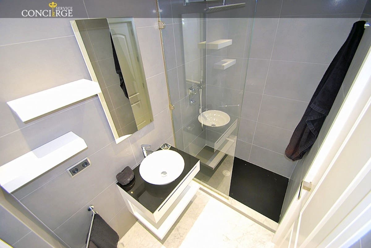 3 quarto Apartamento para venda em Puerto Banus com piscina garagem - 1 250 000 € (Ref: 9447642)