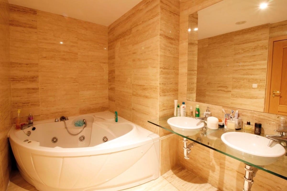 3 sypialnia Apartament na sprzedaż w Guadalmansa z basenem garażem - 410 000 € (Ref: 9447645)