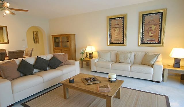 3 makuuhuone Huoneisto myytävänä paikassa Marbella mukana uima-altaan - 895 000 € (Ref: 9447659)