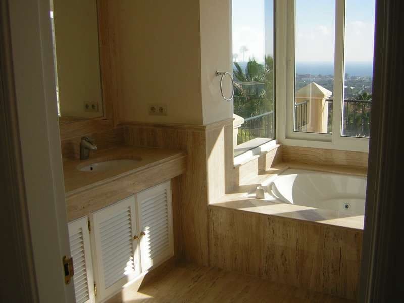 7 quarto Moradia para venda em Marbella com piscina garagem - 2 450 000 € (Ref: 9447660)