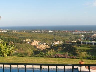 7 quarto Moradia para venda em Marbella com piscina garagem - 2 250 000 € (Ref: 9447661)