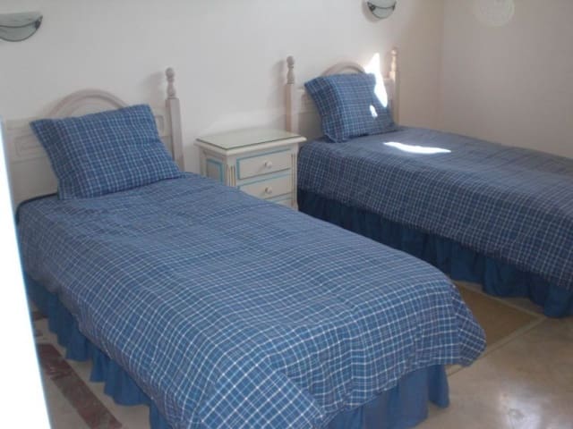 7 quarto Moradia para venda em Marbella com piscina garagem - 2 250 000 € (Ref: 9447661)