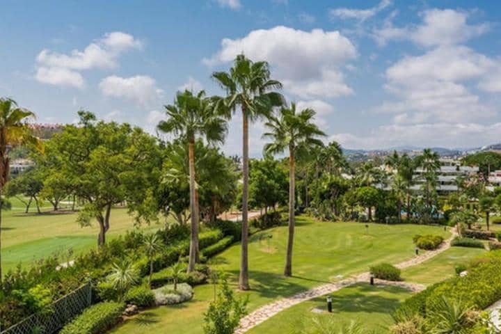 3 slaapkamer Penthouse te koop in Marbella met zwembad - € 1.950.000 (Ref: 9447664)