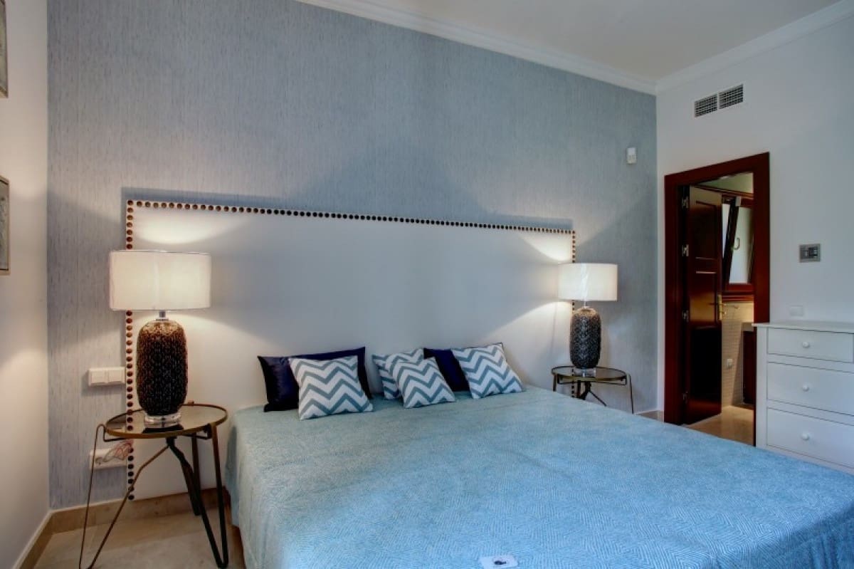 4 quarto Moradia para venda em Benahavis com piscina garagem - 1 325 000 € (Ref: 9447668)