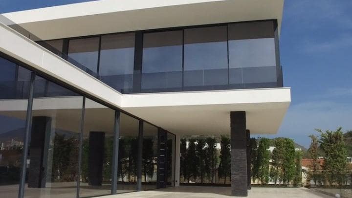 5 sypialnia Willa na sprzedaż w Marbella z basenem garażem - 2 700 000 € (Ref: 9447674)