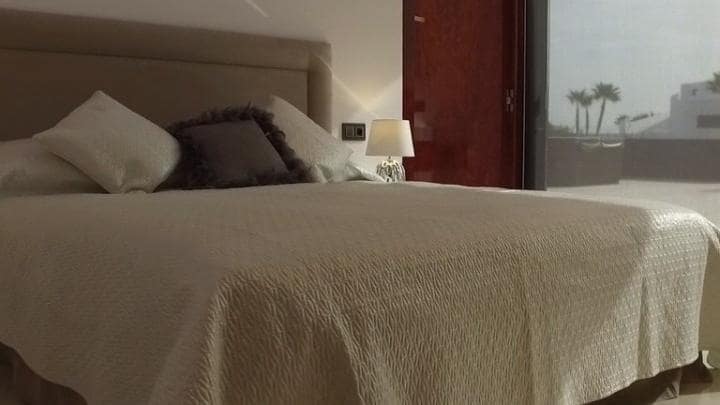 5 sypialnia Willa na sprzedaż w Marbella z basenem garażem - 2 700 000 € (Ref: 9447674)