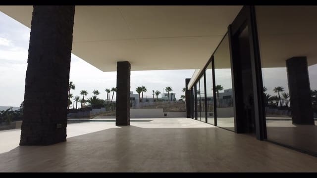 5 sypialnia Willa na sprzedaż w Marbella z basenem garażem - 2 700 000 € (Ref: 9447674)