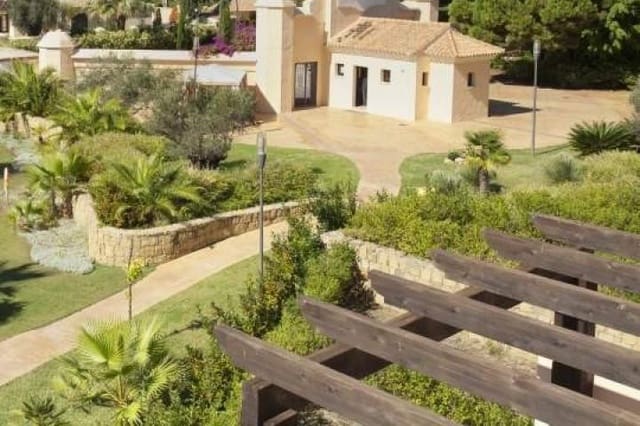 4 makuuhuone Huoneisto myytävänä paikassa Puerto Banus, Marbella mukana uima-altaan 
autotalli - 1 163 500 € (Ref: 9447678)