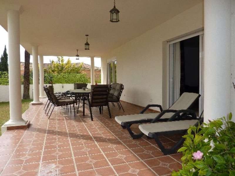 Chalet de 5 habitaciones en Marbella en venta con piscina garaje - 1.495.000 € (Ref: 9447680)