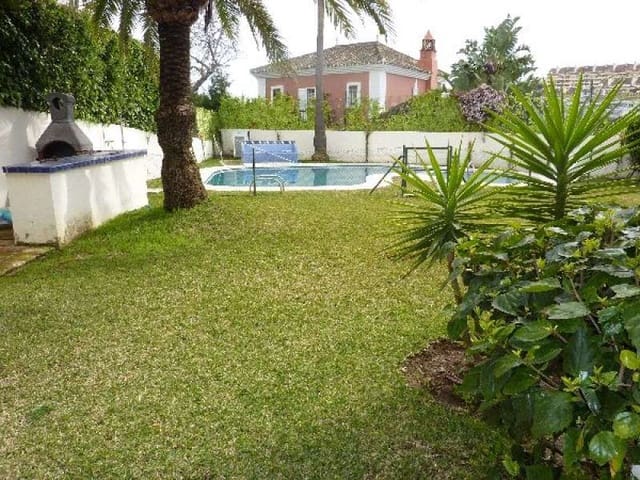 Chalet de 5 habitaciones en Marbella en venta con piscina garaje - 1.495.000 € (Ref: 9447680)