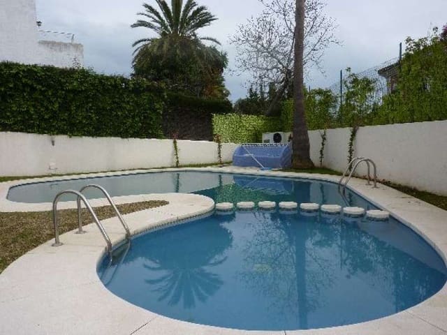 Chalet de 5 habitaciones en Marbella en venta con piscina garaje - 1.495.000 € (Ref: 9447680)