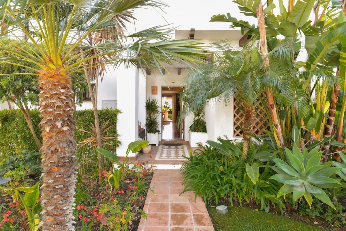 3 sypialnia Dom na sprzedaż w Benahavis z basenem garażem - 590 000 € (Ref: 9447688)