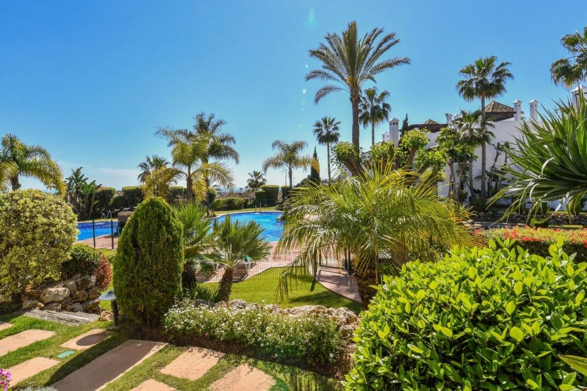 3 sypialnia Dom na sprzedaż w Benahavis z basenem garażem - 590 000 € (Ref: 9447688)