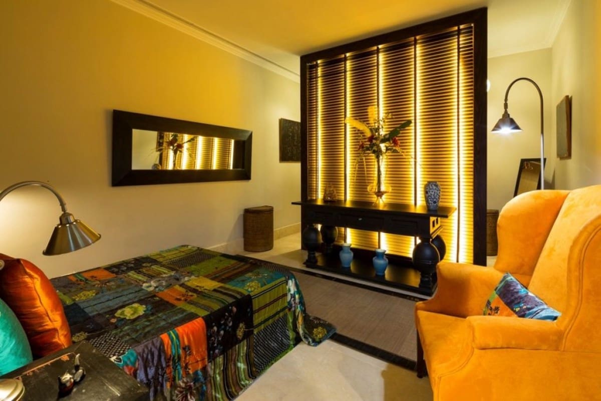 6 bedroom Villa for sale in Marbella with pool - € 2,950,000 (Ref: 9447708)