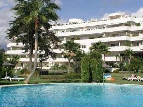 4 quarto Apartamento para venda em Estepona com piscina - 965 000 € (Ref: 9447712)
