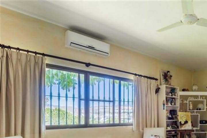 5 bedroom Villa for sale in Benahavis with pool - € 1,795,000 (Ref: 9447714)