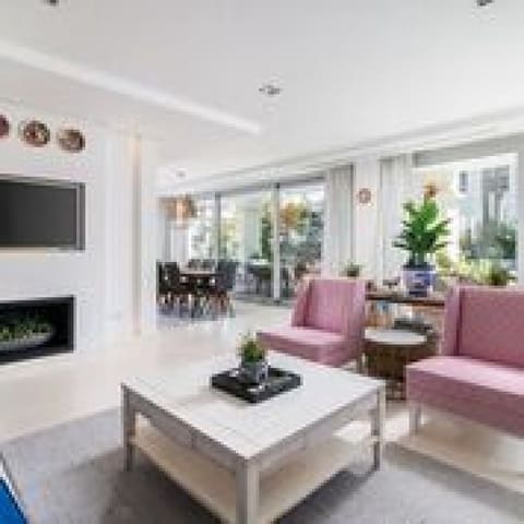 5 sypialnia Willa na sprzedaż w Marbella z basenem garażem - 1 775 000 € (Ref: 9447715)