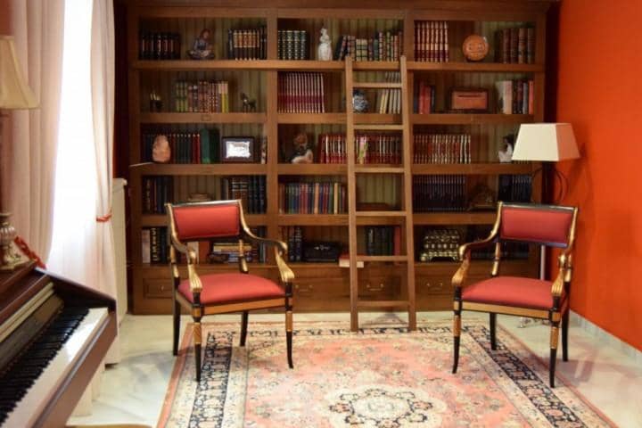 4 makuuhuone Huvila myytävänä paikassa Estepona mukana uima-altaan 
autotalli - 2 750 000 € (Ref: 9447746)