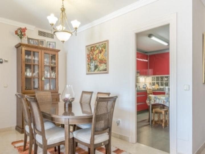 3 bedroom Apartment for sale in Benahavis with pool - € 305,000 (Ref: 9447747)