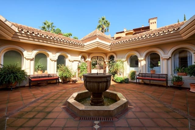 7 quarto Moradia para venda em Marbella com piscina garagem - 3 850 000 € (Ref: 9447752)