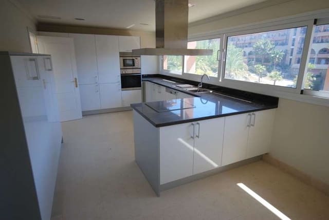 3 slaapkamer Penthouse te koop in Marbella met zwembad - € 1.240.000 (Ref: 9447757)