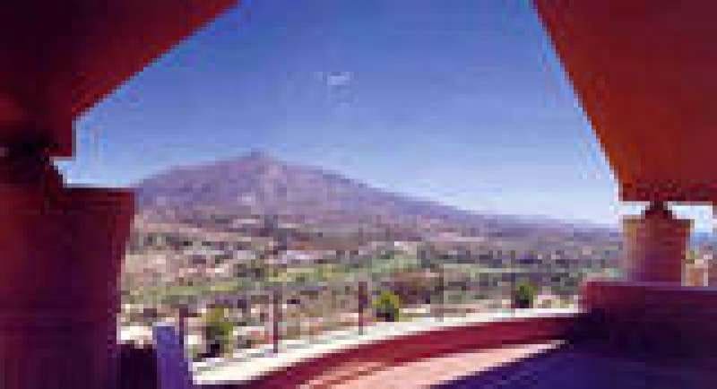 3 slaapkamer Penthouse te koop in Marbella met zwembad - € 1.240.000 (Ref: 9447757)