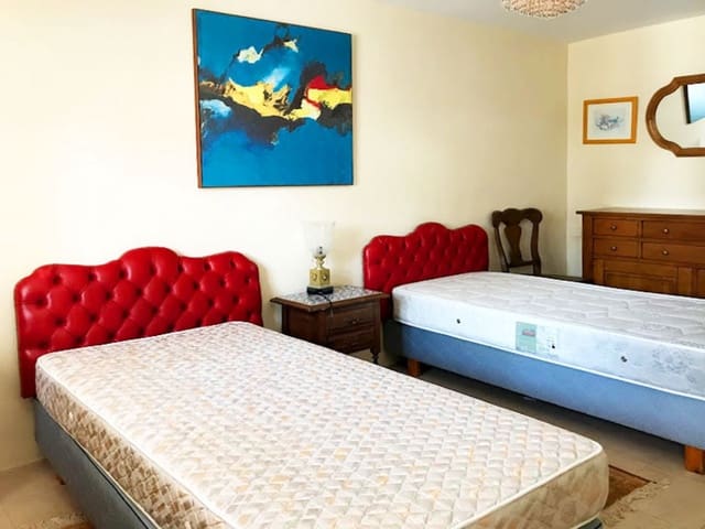 4 sypialnia Willa na sprzedaż w Marbella z basenem garażem - 998 000 € (Ref: 9447758)