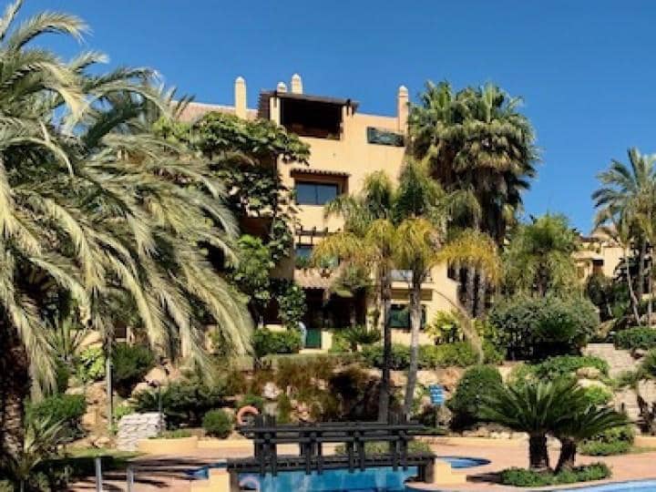 2 quarto Apartamento para venda em Estepona com piscina garagem - 310 000 € (Ref: 9447762)