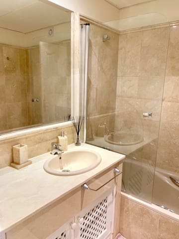 2 quarto Apartamento para venda em Estepona com piscina garagem - 310 000 € (Ref: 9447762)