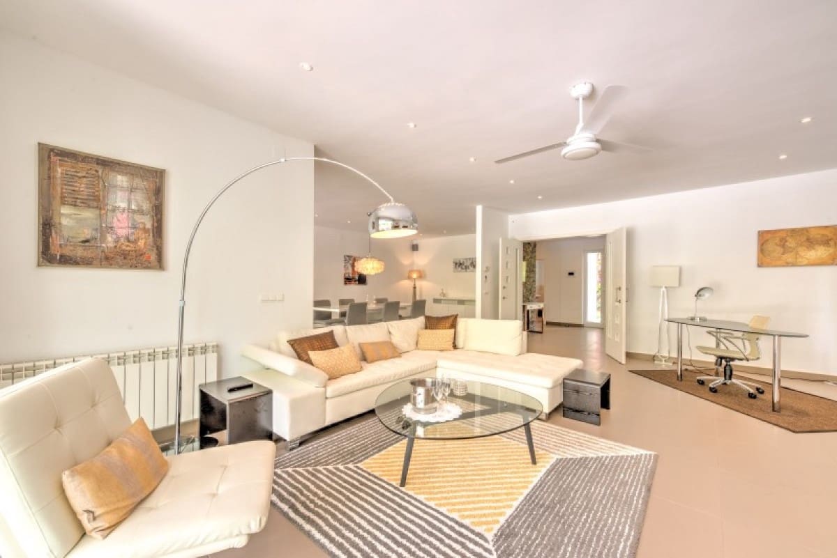 4 bedroom Villa for sale in Marbella with pool garage - € 1,399,000 (Ref: 9447766)