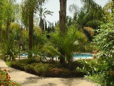 Apartamento de 2 habitaciones en Marbella en venta con piscina garaje - 299.000 € (Ref: 9447769)